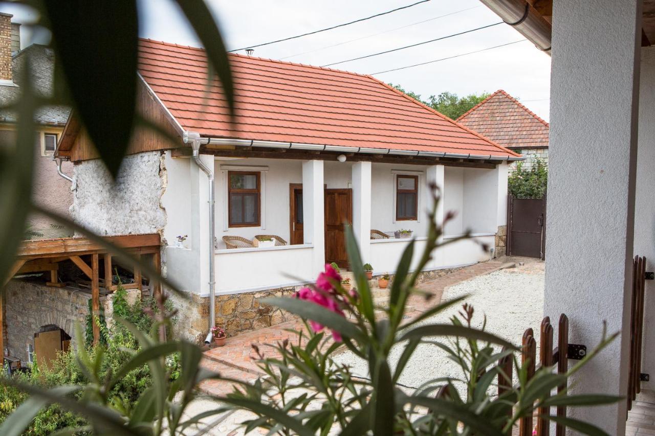 Tokaj Hill Panorama Guesthouse Szerencs Exteriör bild